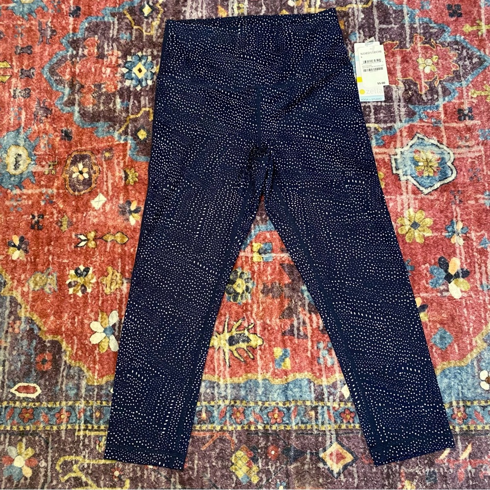 NWT! Zella Navy and White Speckled Leggings